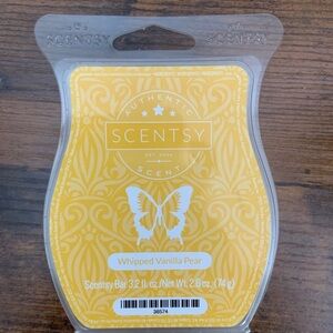 Scentsy Whipped Vanilla Pear Wax Bar — Yellow